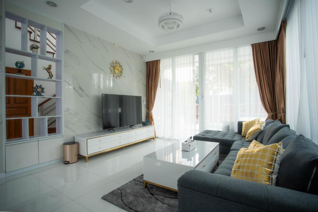 Kw Pool Villa Pattaya Exterior photo